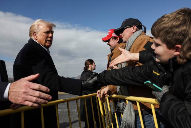 Sjevernu Karolinu Pogodila Je Snje Na Oluja Posjetio Ih Trump I Obe Ao