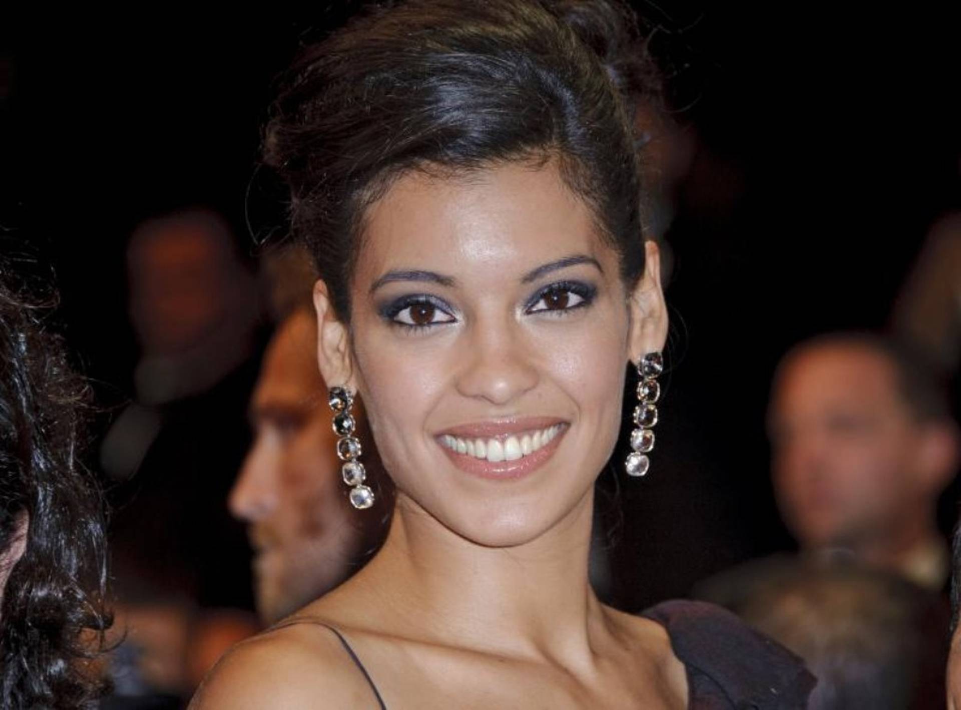 Galerija slika Meksička ljepotica Stephanie Sigman nova je Bond