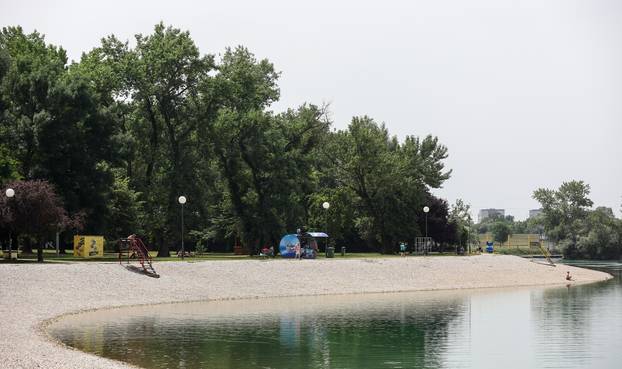 Zagrep Anka U Strahu Zbog Mu Karca Na Jarunu Stao Je I Ekao Me