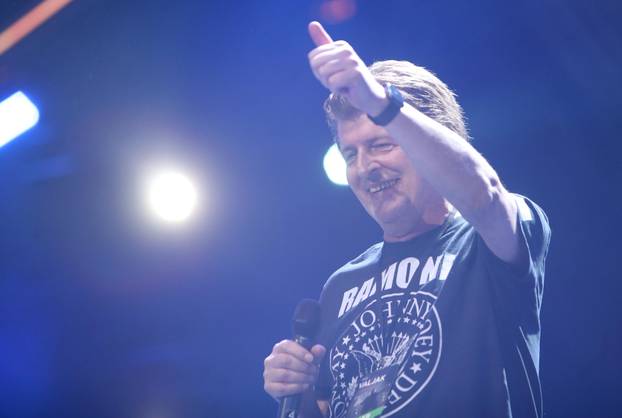 Zagreb: Koncert Parnog valjka "Valjak i prijatelji: Dovoljno je reći…Aki"