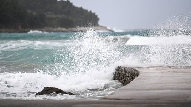 Vjetar i kiša na otoku Korčuli