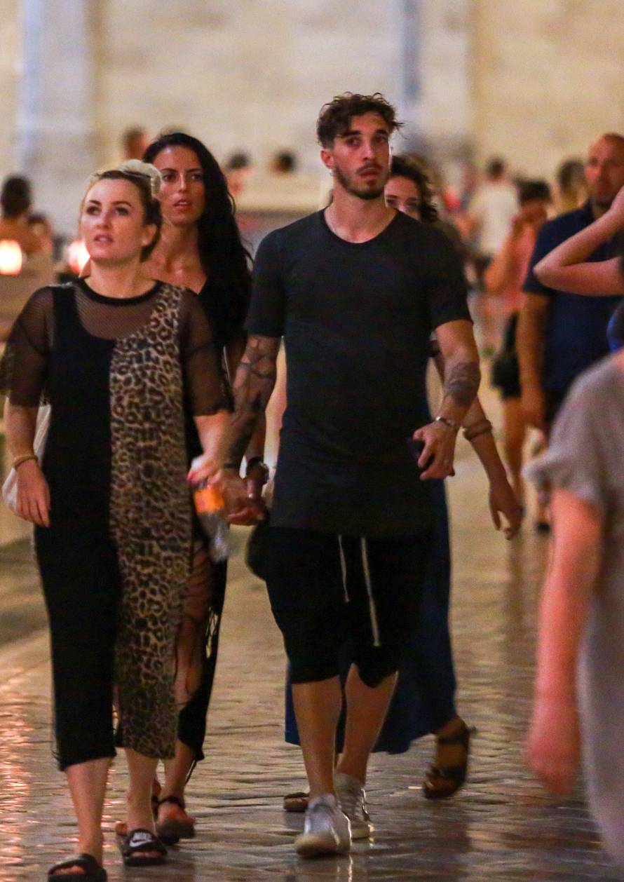 Nosi mi se crna boja: Vrsaljko se modno usklađuje sa ženom