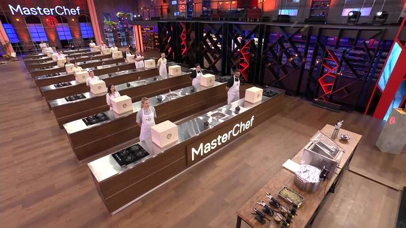 Najšarenija kutija iznenađenja u 'Masterchefu' natjecateljima donosi jednu veliku prepreku...