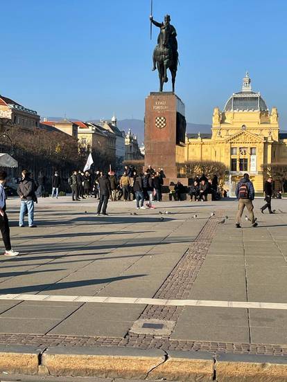 FOTOGALERIJA Ovo su snimke sa velikog prosvjeda protiv Covid mjera u središtu Zagreba...