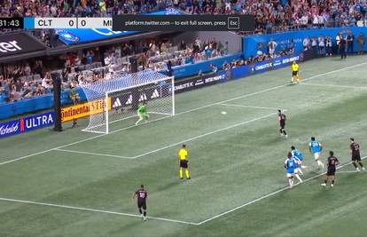 VIDEO Messi izveo panenku, Hrvat ga pročitao i ulovio 'živu' loptu! Pogledajte sjajnu obranu