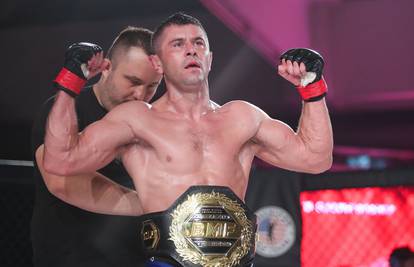 Trušček šokirao MMA svijet: Usred Njemačke giljotinom pobijedio mladu zvijezdu