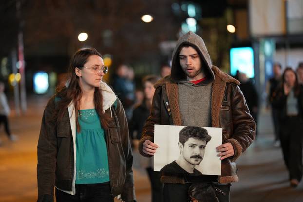 Banja Luka minutom šutnje odala počast Erdoanu Morankiću stradalom u tramvajskoj nesreći i pružila podršku Sarajevu