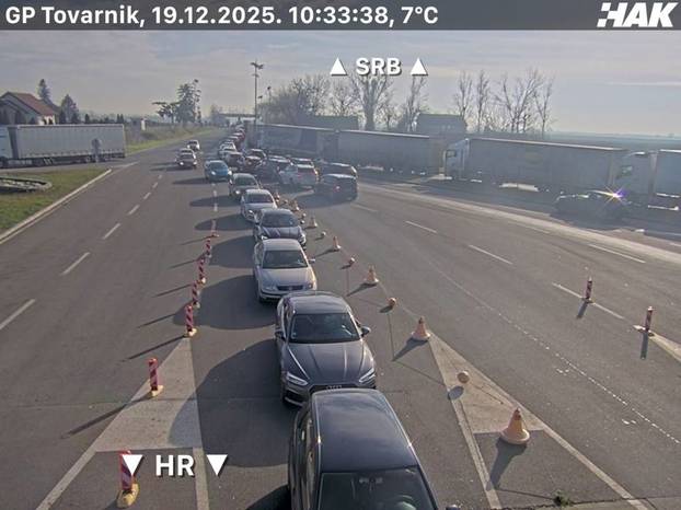 FOTO Pogledajte kaos na našim cestama! Počelo već na granici. Zagužvalo se i na ZG obilaznici!
