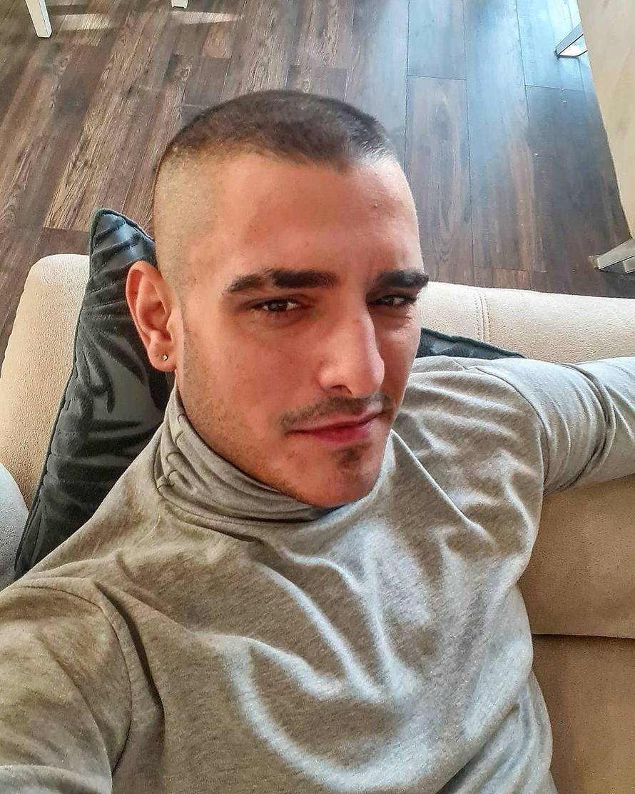 'Procurile' fotografije: Darko Lazić pjevao na korona partyju