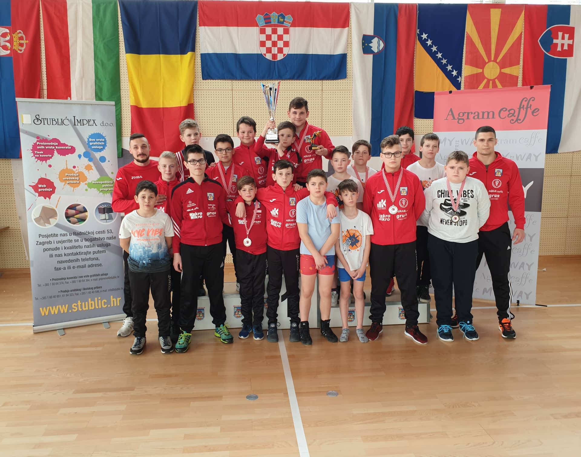 Međunarodni hrvački turnir okupio dječake iz osam zemalja