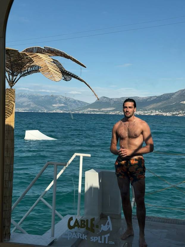 FOTO Uživajte, djevojke! Šime Elez skinuo se u kupaći
