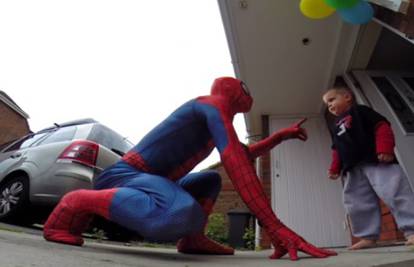 Tata za sinov 5. rođendan postao pravi Spiderman