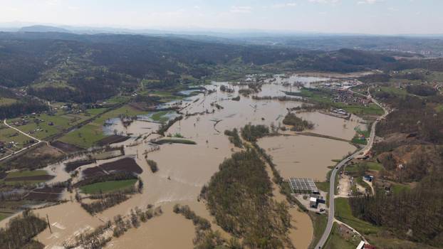 Na području Gračanice proglašeno je stanje neposredne opasnosti od poplava uslijed obilnih padavina