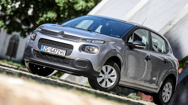 Najjeftiniji Citroën C3 može i bez šminke, sve potrebno je tu