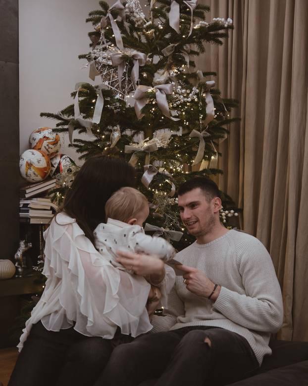 FOTO Ovo su ljepotice koje su osvojile srca naših 'vatrenih'