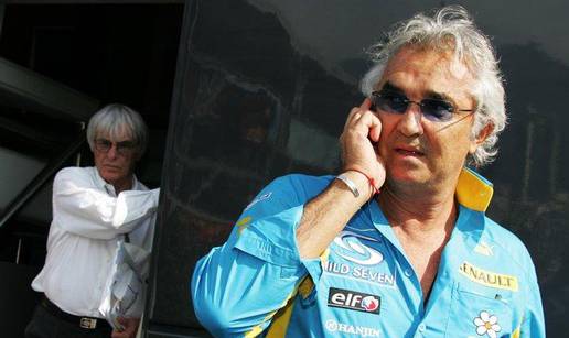 Kriza u Renaultovu timu, Briatore otpisao naslov