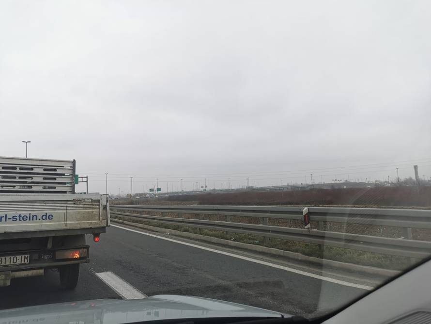 Kaos na zagrebačkoj obilaznici zbog prometne! 'Nikad nije bila ovakva gužva, strašno je danas'