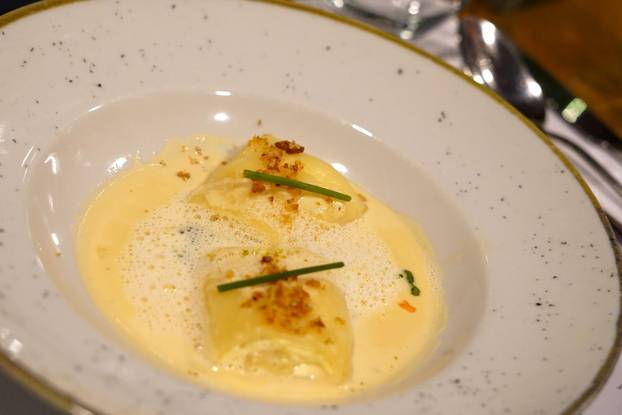 Zagreb: Tematska večera inspirirana filmom Kreše Golika "Tko pjeva zlo ne misli"