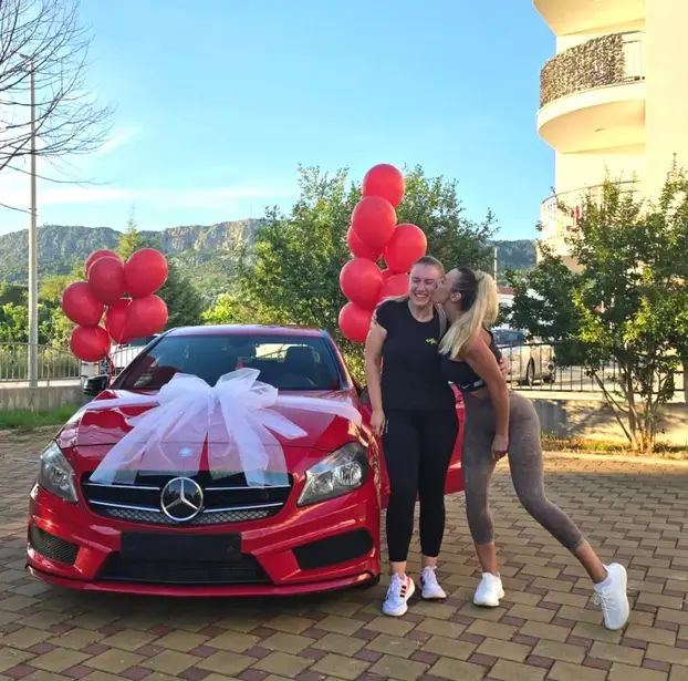 FOTO Fitness trenericu iz BiH svi znaju kao Anny Chanel: 'Svom radniku poklonila sam stan!'