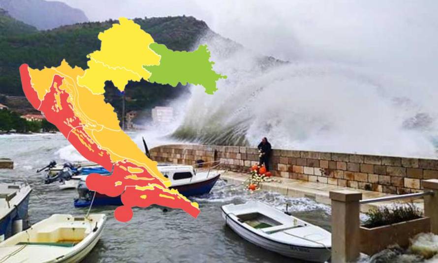 Strašno nevrijeme pogodilo je obalu, udara svom žestinom