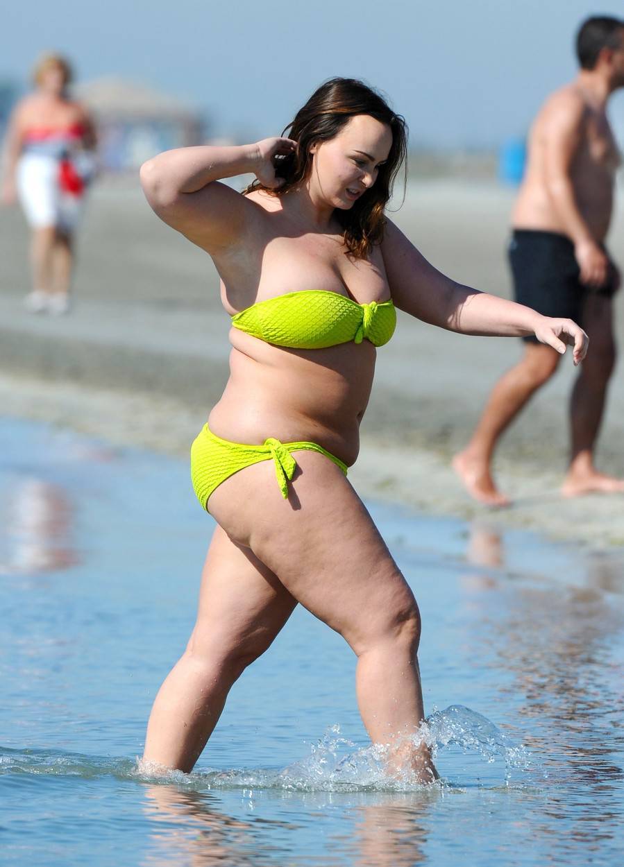 Exclusive: Chanelle Hayes Sports A Lime Green Bikini At The Beach In Alicante Spain