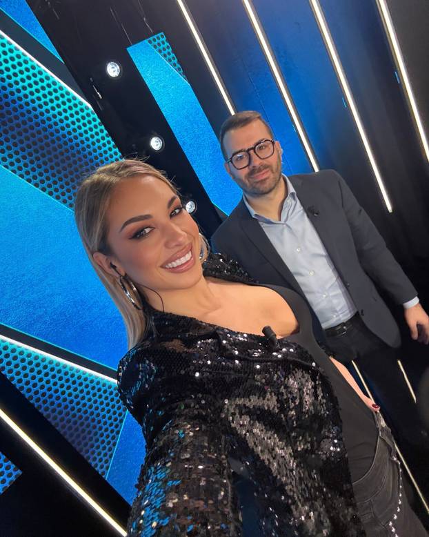 FOTO Talijanska voditeljica je konkurencija Diletti Leotti pred kamerama! Bila je i misica...