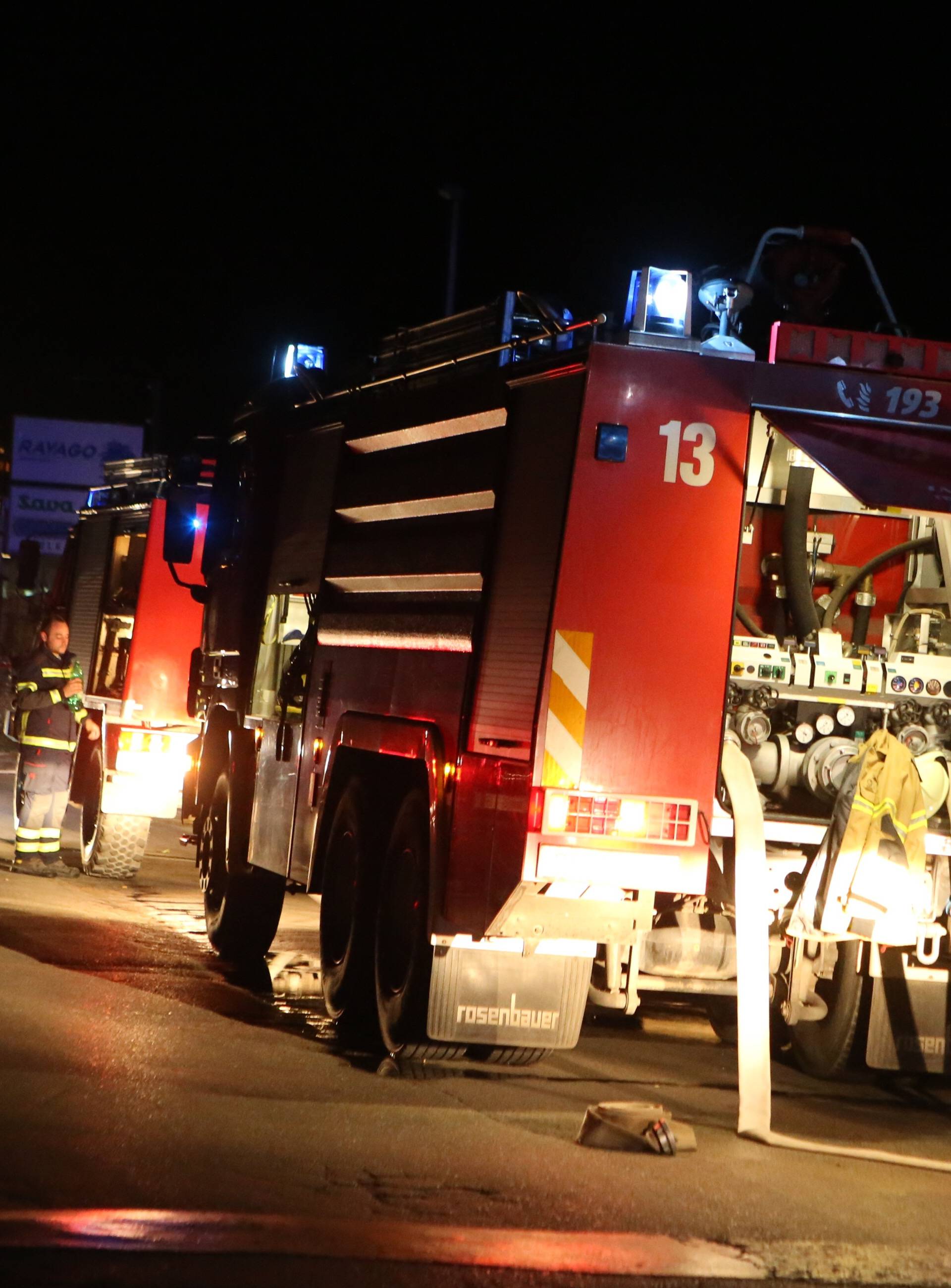 Split: Brzom intervencijom vatrogasaca sprijeÄeno Å¡irenje poÅ¾ara na TTTS-u
