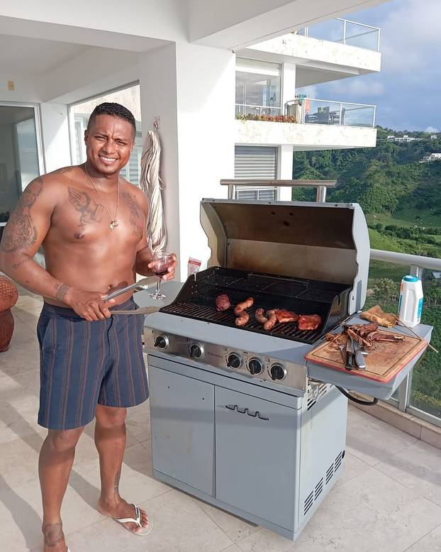 FOTO Trening, kile, mišići, žile: Ovi nogometaši objesili su svoje kopačke o klin i primili se utega