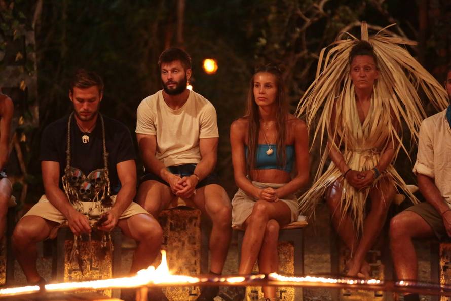 Plavi pobijedili u igri, a izgubili plemenski imunitet. Antonia je zajecala: 'Teško nam je palo...'