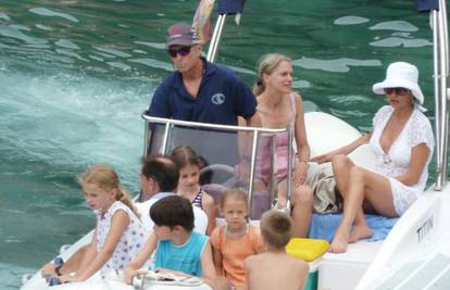 Kapetan Michael odveo svoju obitelj u razgledavanje Grčke