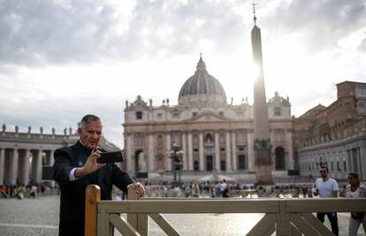 Vatikan isključuje telefonski signal tijekom konklave