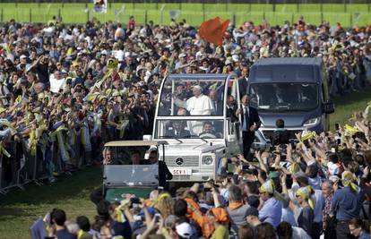 Veliki odaziv: Milijun vjernika pratilo je Papinu misu u Monzi