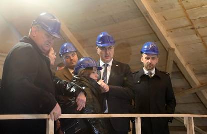 Premijer Plenković u Sisku obišao radilišta Regionalnog centra i obnove Katedrale