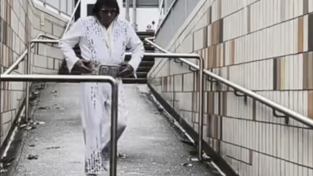 Potrošio je 11.000 eura kako bi postao kralj Rock n' Rolla: 'Sada uživam, htio sam postati Elvis'