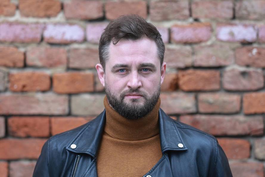 Zagreb: Matija Cvek, pjeva?