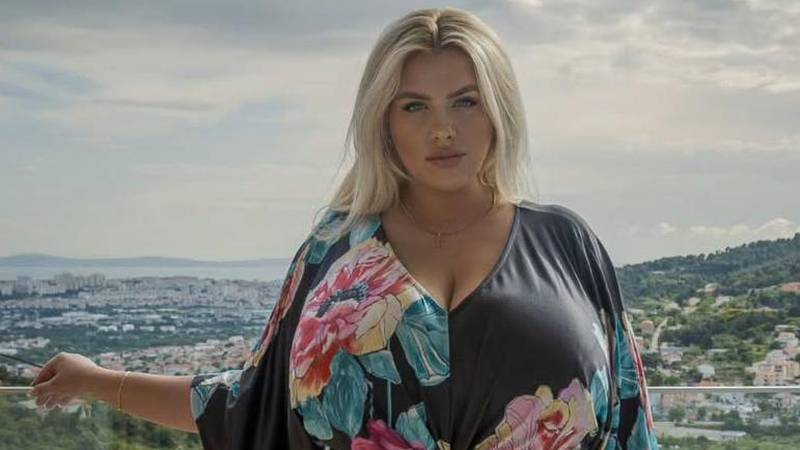 FOTO Grudi joj rastu iz dana u dan: 'Više im ne znam veličinu, nosim grudnjake po mjeri'