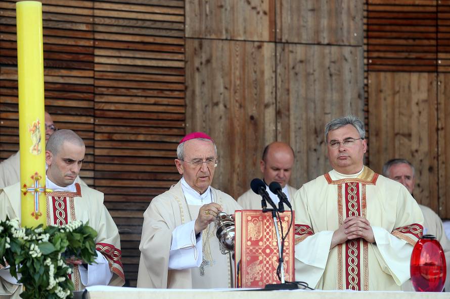 Jandrokovića izviždali: Ovdje smo da odamo počast žrtvama