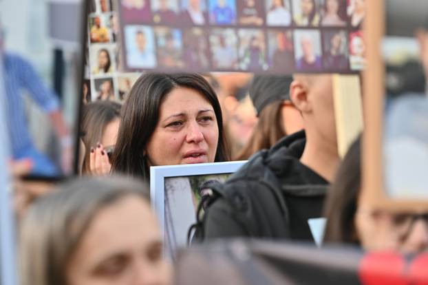 Skoplje. Prije početka suđenja za požar u diskoteci Pulse u Kočanima održan je prosvjed Marš anđela