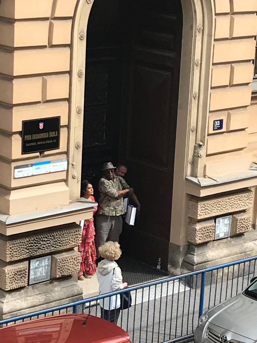 Frka u školi: Salma i Jackson u ekonomskoj, učenika nigdje...