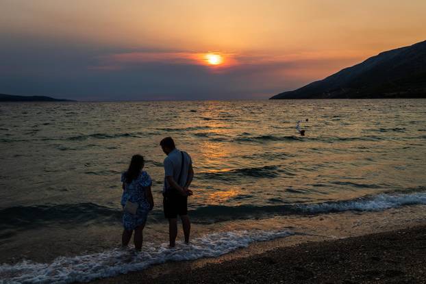 Bol:  Predvečerje na Zlatnom Ratu