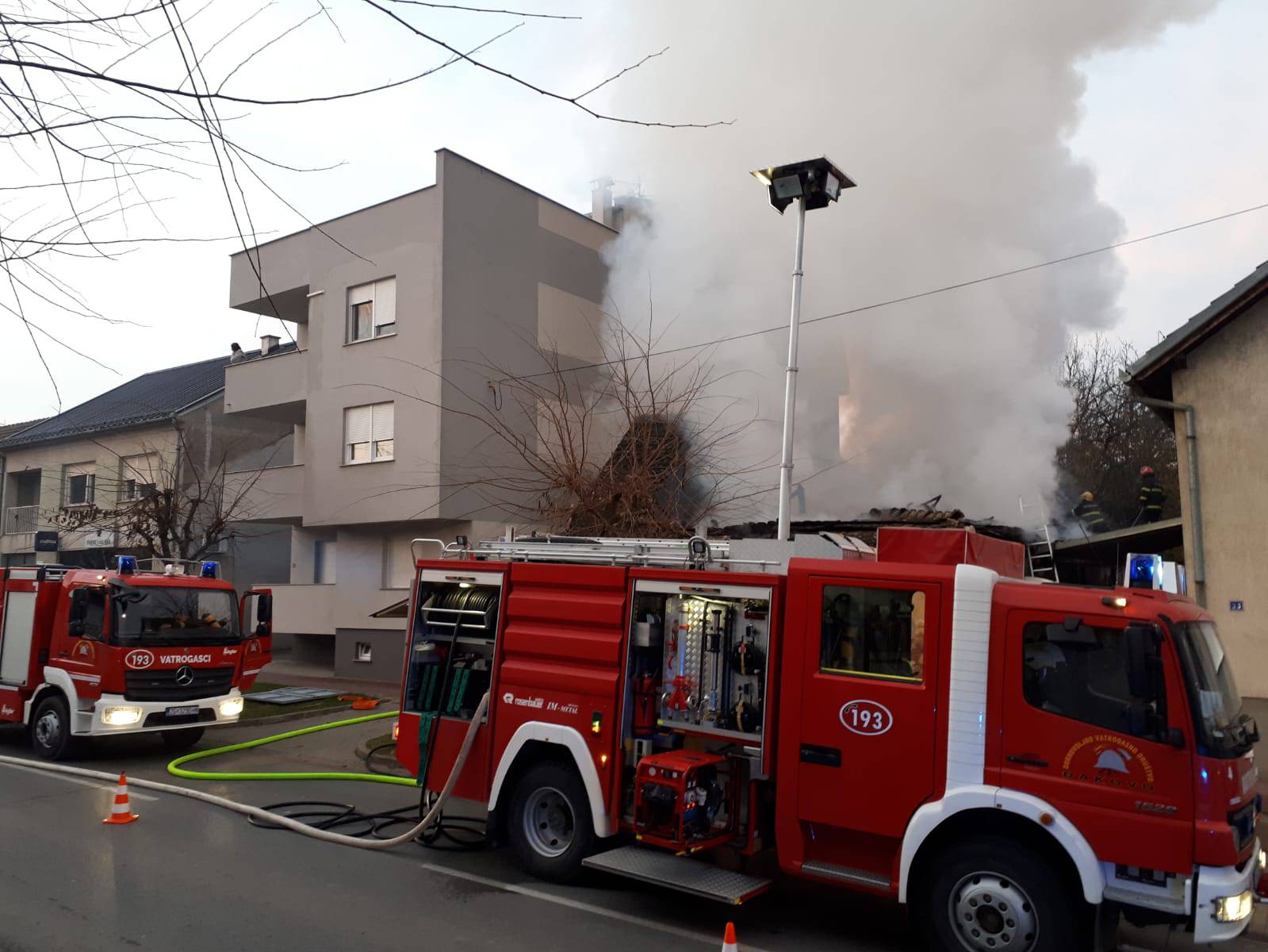 Izgorjela kuća, bakica se spasila