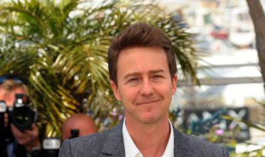 Edward Norton skuplja novac za izbjeglice koje stižu u SAD