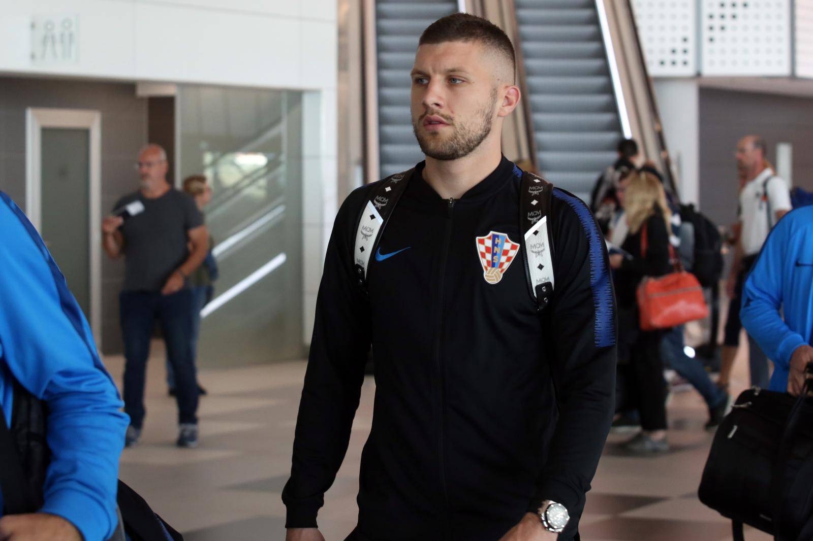Split: Odlazak hrvatske nogometne reprezentacije u Cardiff