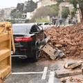 FOTO U Dubrovniku zatrpani BMW, Mercedes... Pogledajte scene s mjesta odrona zemlje!