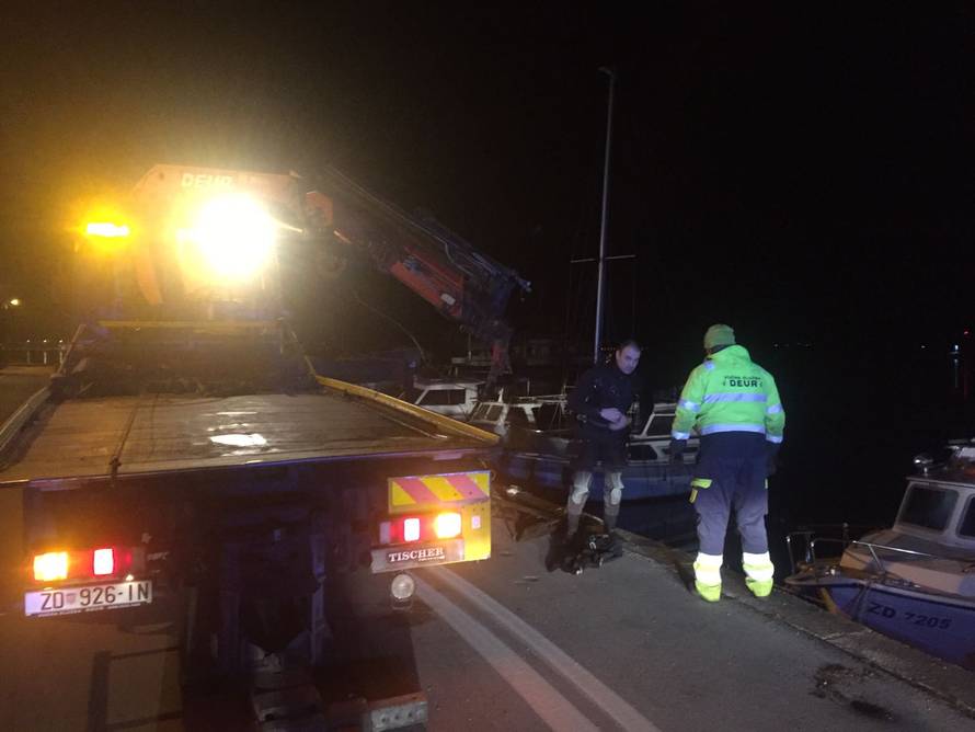 Autom sletio u more u Zadru: Vozač je sam doplivao do obale