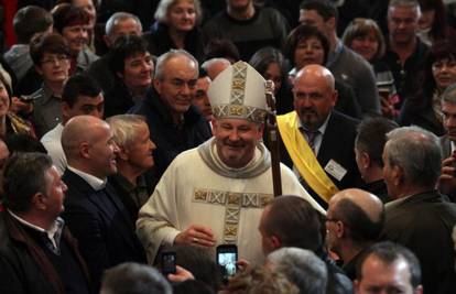 Krk je dobio novog biskupa, zaredio se fra Ivica Petanjak