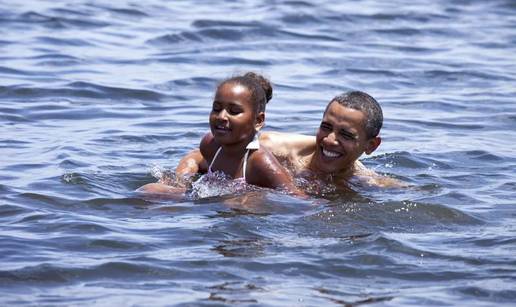 Obama otišao s kćeri na kupanje u Meksički zaljev