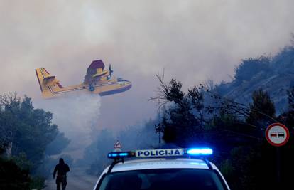 VIDEO Požar kod Šibenika vatrogasci stavili pod kontrolu