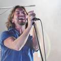 Osnovao je jedan od najve&cacute;ih grunge bendova, a poznat je kao najve&cacute;i aktivist u glazbi