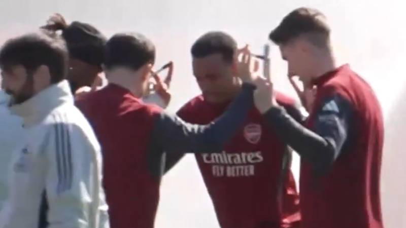 Za osvajanje Premier lige vam trebaju znanje i... olovke? Evo što je izveo trener Arsenala